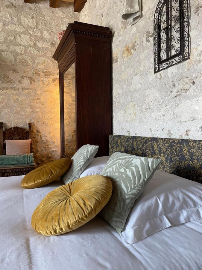 Отель Le Relais, La Dormance, Le Bois Dormant Chateauvieux  Экстерьер фото