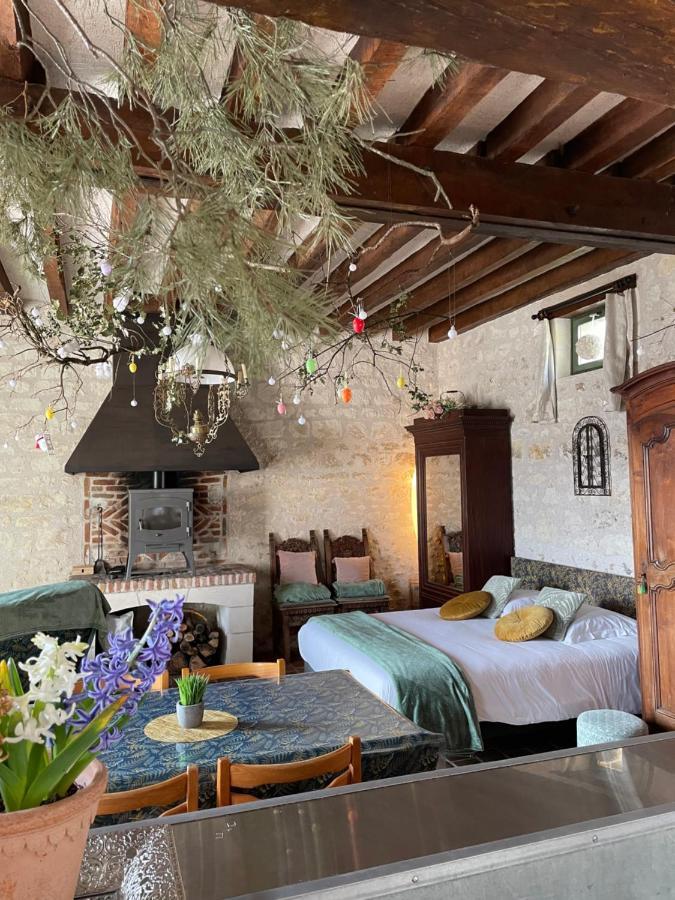 Отель Le Relais, La Dormance, Le Bois Dormant Chateauvieux  Экстерьер фото