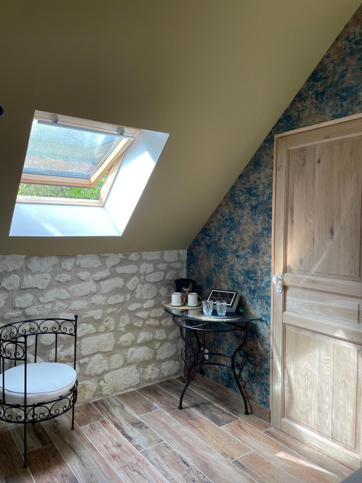 Отель Le Relais, La Dormance, Le Bois Dormant Chateauvieux  Экстерьер фото
