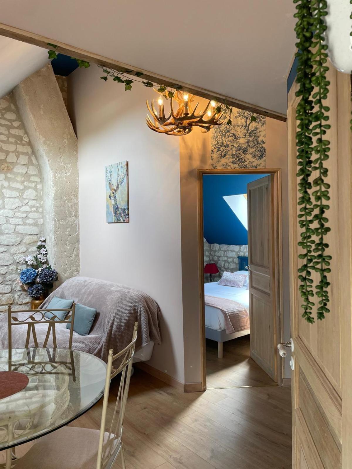Отель Le Relais, La Dormance, Le Bois Dormant Chateauvieux  Экстерьер фото